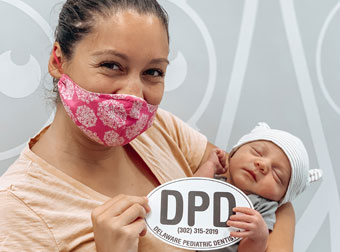 Delaware-Pediatric-Dentistry-[infant-oral-care-mom-baby]